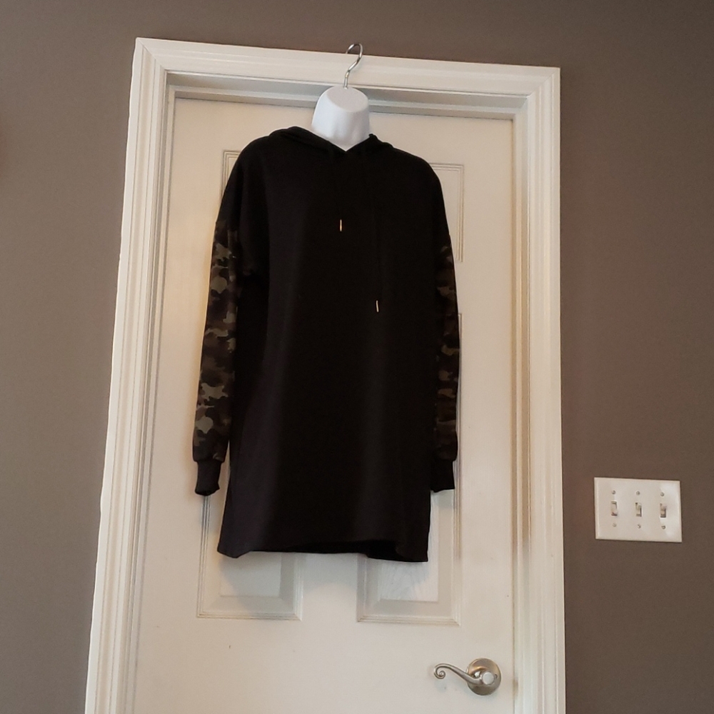 Black/camo pattern hoodie dress